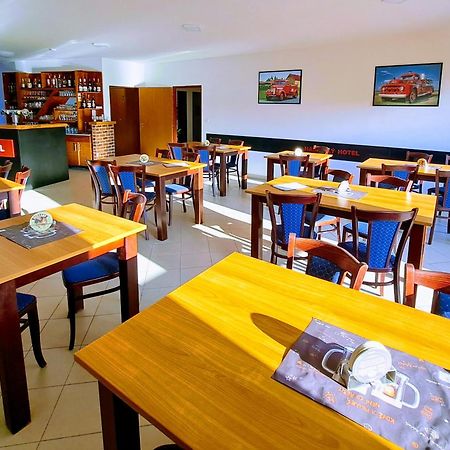 Hasicsky Hotel Pribyslav Экстерьер фото