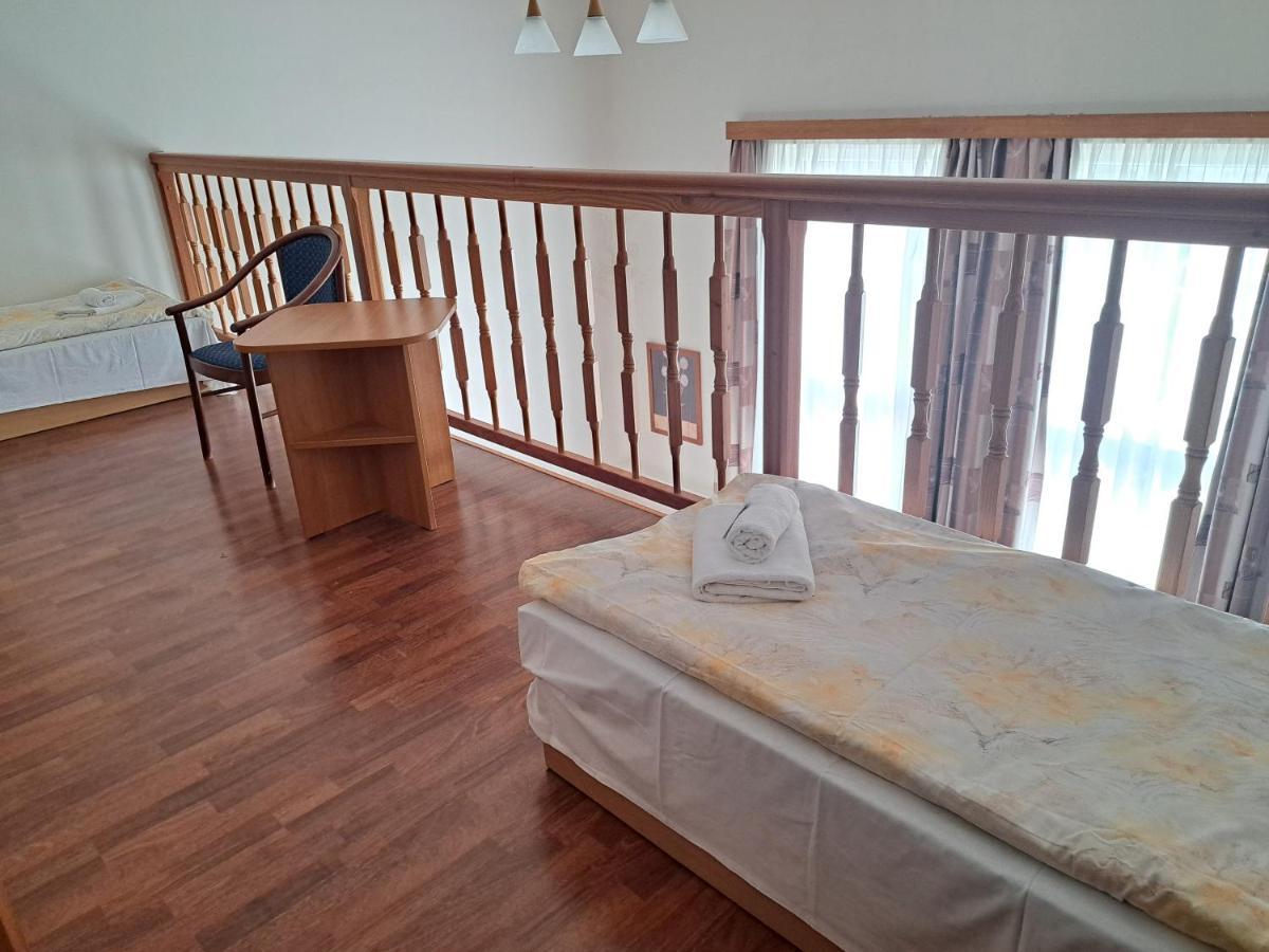 Hasicsky Hotel Pribyslav Экстерьер фото