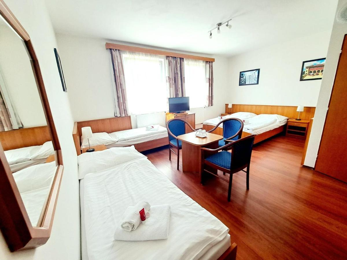 Hasicsky Hotel Pribyslav Экстерьер фото